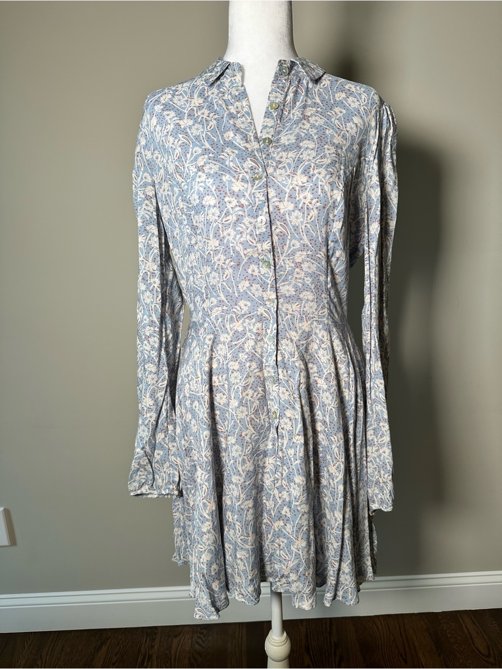 Kimchi Blue Pale Blue Floral Long-Sleeve Button Dress